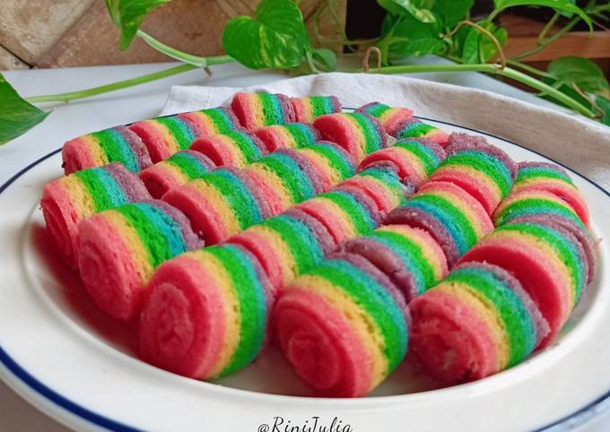 Recipe: Delicious Mini Rainbow Roll Cake