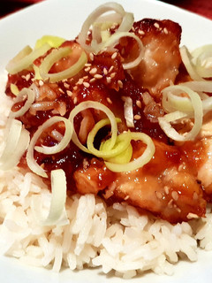 Una foto de Pollo al estilo Chino (con Miel y Sésamo)