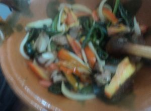 Una foto de Rajas a la mexicana con res y cerveza a lo caporal