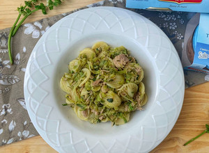 Foto di Pasta fredda con zucchine e tonno