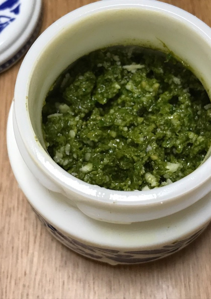 Una foto de Homemade 🏡 Fresco pesto de albahaca
