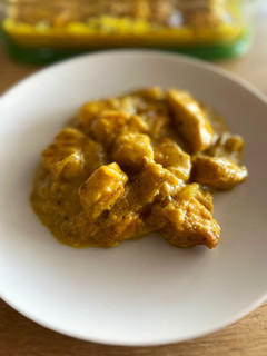 Una foto de Pollo en salsa de mango al curry - Receta de batch cooking