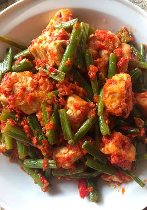 Foto resep Balado Tahu dan Bawang Tombak