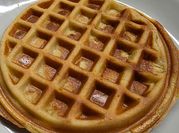 Una foto de waffles dulces
