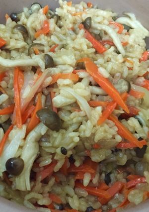 野菇炊飯 的食譜成品照片