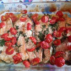 Foto di Salmone al forno con pomodorini