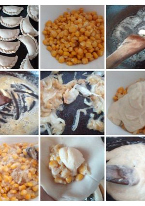 Una foto de Empanadas de choclo con salsa blanca, cebolla caramelizada y queso