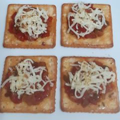 A picture of Cream Cracker Snack.