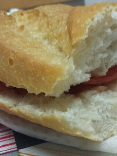 Una foto de Bocata de chorizo con tomate restregado y aceite