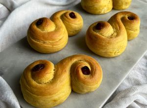 Foto di Lussekatter - Brioche svedesi di Santa Lucia allo zafferano