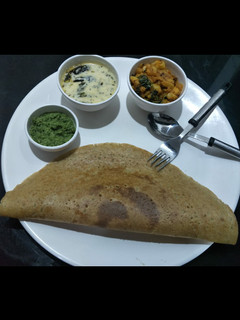 મિક્સ દાળ ઢોસા(Mix Dal Dosa Recipe in Gujarati) રેસીપી મુખ્ય ફોટો