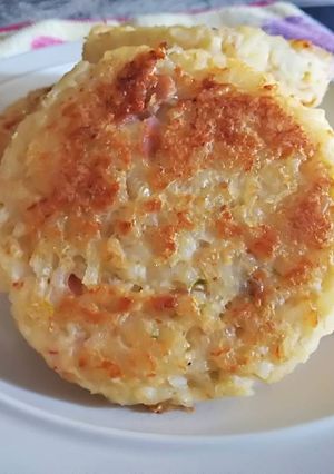 Una foto de Tortitas rápidas de arroz, jamón y queso