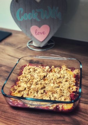 O poză a rețetei Crumble cu prune.
