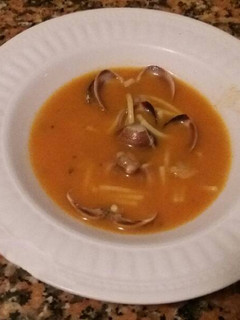 Una foto de Sopa de langostinos