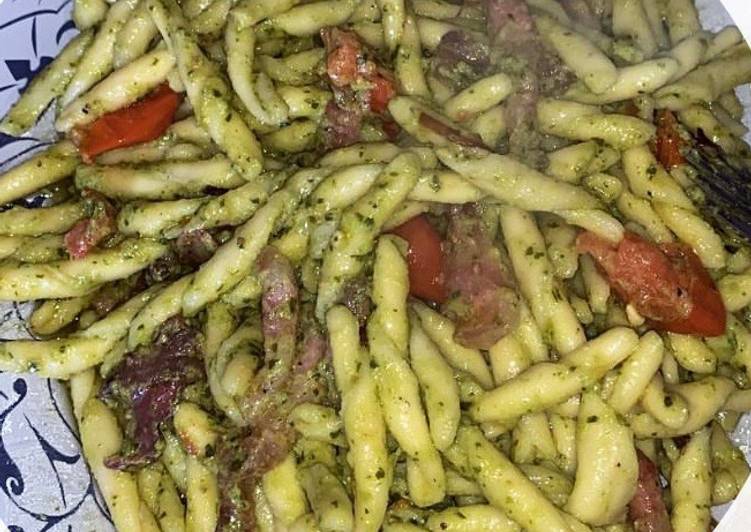 Steps to Make Ultimate Busiate con guanciale di pesto