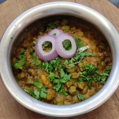 A picture of Hara Chana (Choliya) Masala (Fresh Green Chickpea Curry) !!.