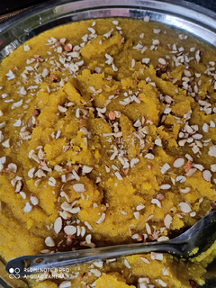 सूजी का हलवा (suji ka halwa recipe in hindi) रेसिपी मुख्य फोटो