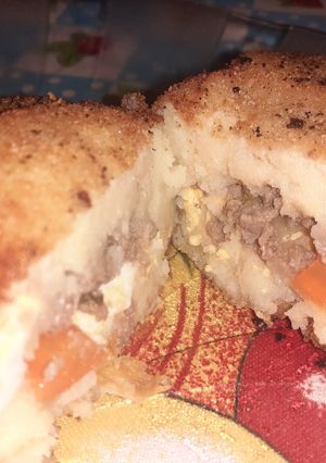 Una foto de Croquetas de papas. (Relleno de carne molida)