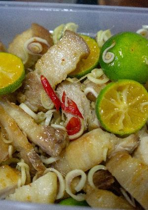 Hình của món Thịt ba chỉ lắc.