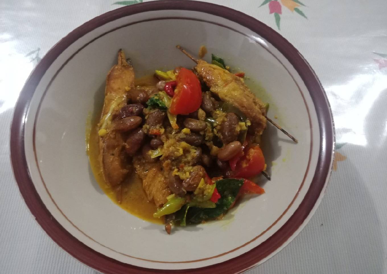 Ikan asap kacang merah bumbu kuning pedas