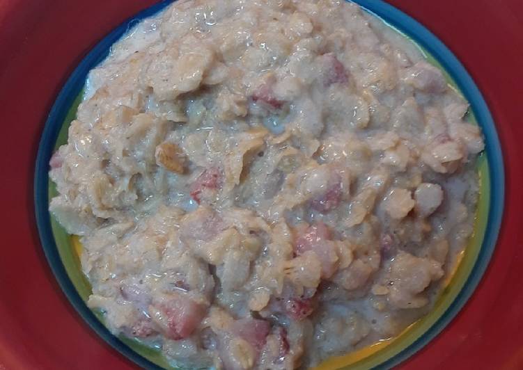 Recipe of Favorite Strawberries and Cream Oatmeal