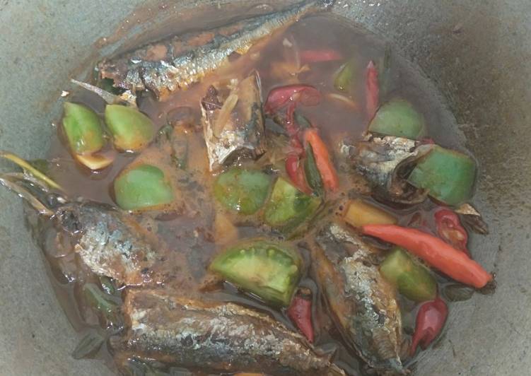 Proses Membuat Ikan pindang bumbu sarden yang Lezat