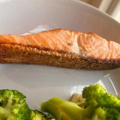 A picture of Pan fried SUPER CRISPY skin and moist salmon fillet.