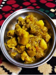 সয়াবিন আলু কষা(soyabean aloo kosha recipe in Bengali) রেসিপির প্রধান ছবি