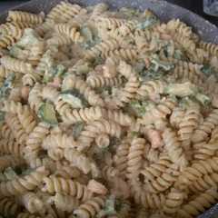 Foto di Fusilli zucchine e gamberetti