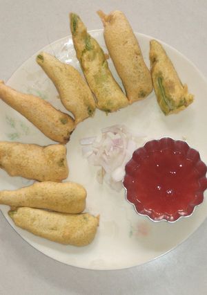A picture of Mirchi vada.