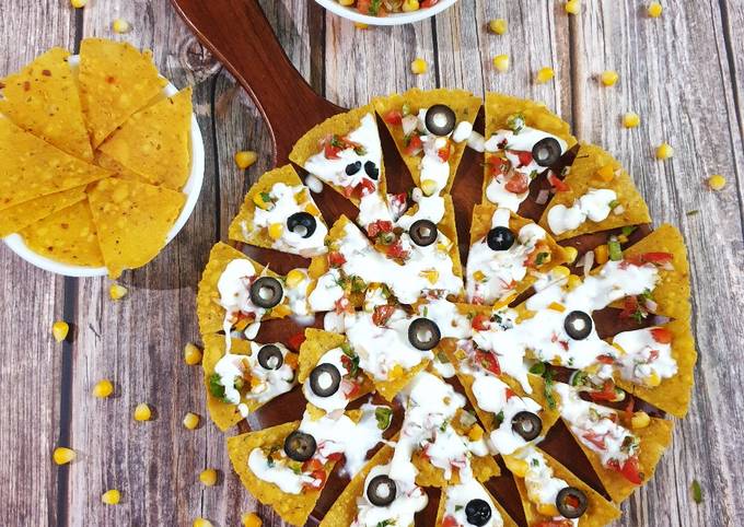 Cheesy Nachos with Salsa