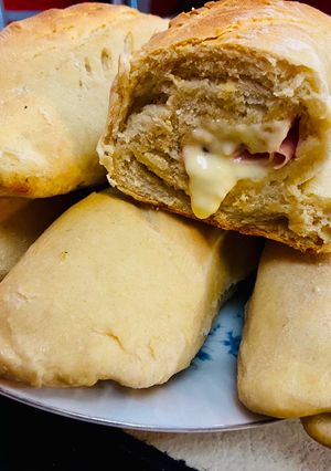 Una foto de Pan relleno fácil y algo diferente para estas tarde lindas