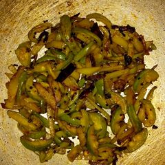 A picture of Baingan aloo fry.
