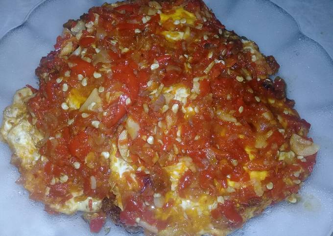 Resep Telor ceplok balado oleh Eni Maspuroh - Cookpad