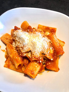 Una foto de Rigatoni All'Arrabbiata