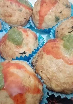 A picture of Cheezy potato nargasi kofty with California french dressing.