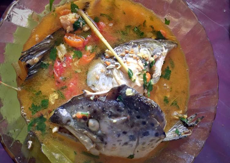 Resep Sop Kepala Ikan Salmon Lezat