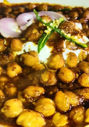 अमृतसरी पिंडी छोले (Amritsari Pindi Chole recipe in Hindi) रेसिपी मुख्य फोटो