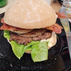 A picture of Beef burger 🍔 in a gluten free bun.😋😋😋.