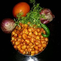 A picture of Dhaba style chana fry.