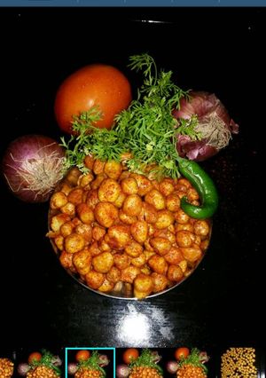 A picture of Dhaba style chana fry.