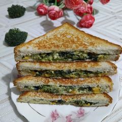 A picture of Broccoli Sandwich.