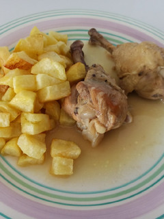 Una foto de OLLA GM: Jamoncitos de pollo en salsa rápida