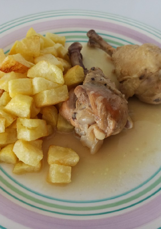 Una foto de OLLA GM: Jamoncitos de pollo en salsa rápida