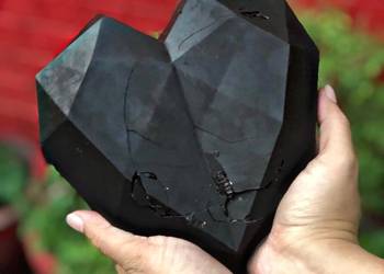 New Recipe 3d Heart Chocolate Cake Layered Heart chocolate cake Restaurant Style