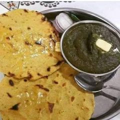 Makki ki roti aur sarson ka saag A picture of Makki ki roti aur sarson ka saag.