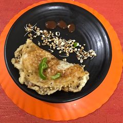 A picture of चीजी स्प्राउटस् पॅनकेक.