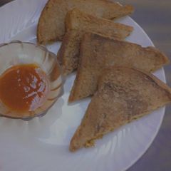 A picture of Onion Tomato Sandwich.