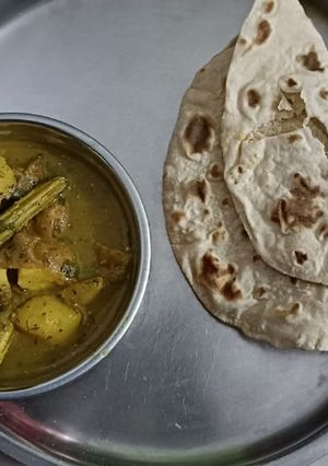आलू बीन्स (aloo beans recipe in Hindi) रेसिपी मुख्य फोटो