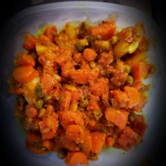 A picture of Healthy carrots peas.